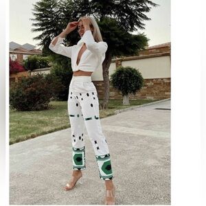 New Zara Embroidered White Linen Blend  Pants size Medium
Blogger Fav bohemian